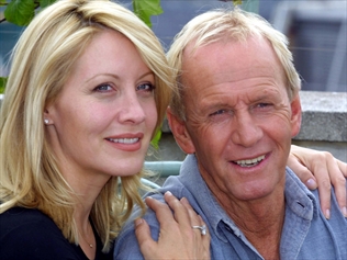 vindruer ven Seaboard Paul Hogan and Linda Kozlowski Divorce After 23 Years | Family Law Express  News